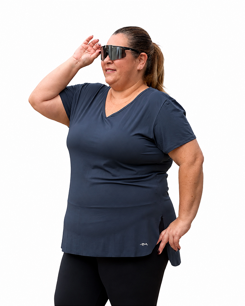 Blusa Manga Curta Alongada Plus Size