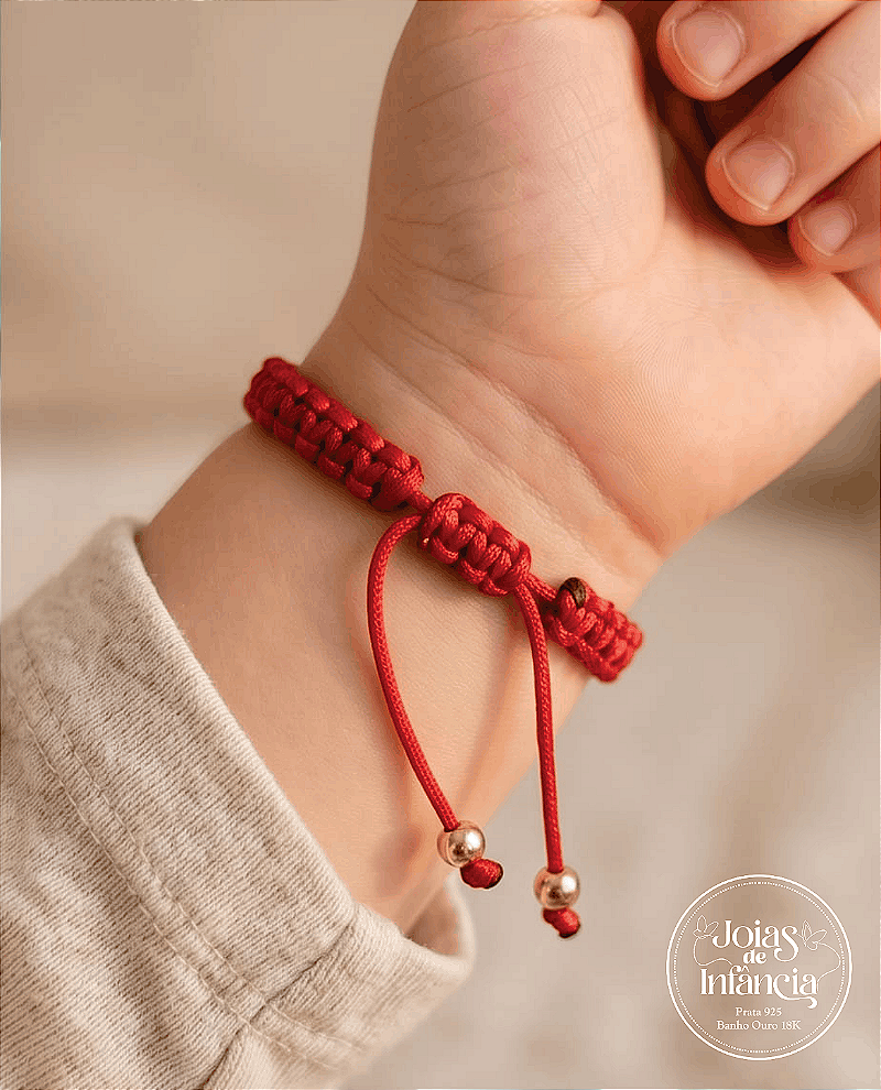Pulseira Macramê 1mm com Letra Ouro 18k