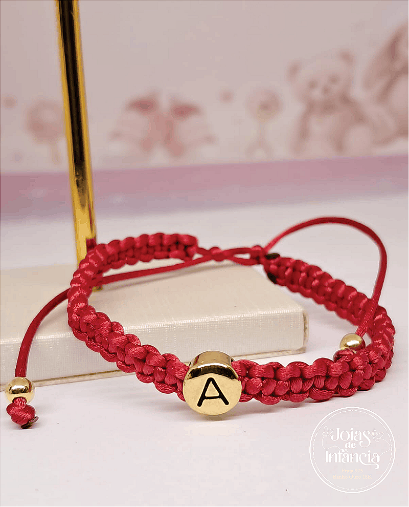Pulseira Macramê 1mm com Letra Ouro 18k
