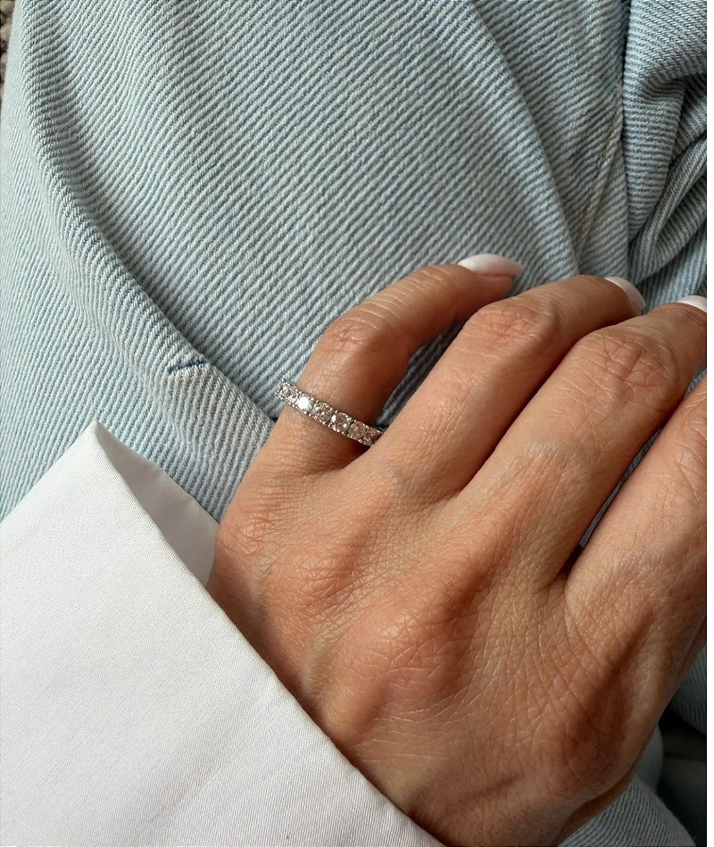 Anel Dedinho Roliço Zircônia Cristal Banho de Ródio Branco