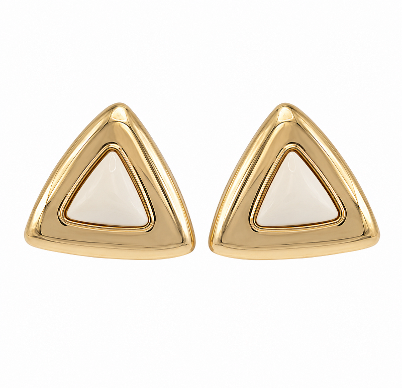 Brinco Botão Triângulo Off-White Banho de Ouro