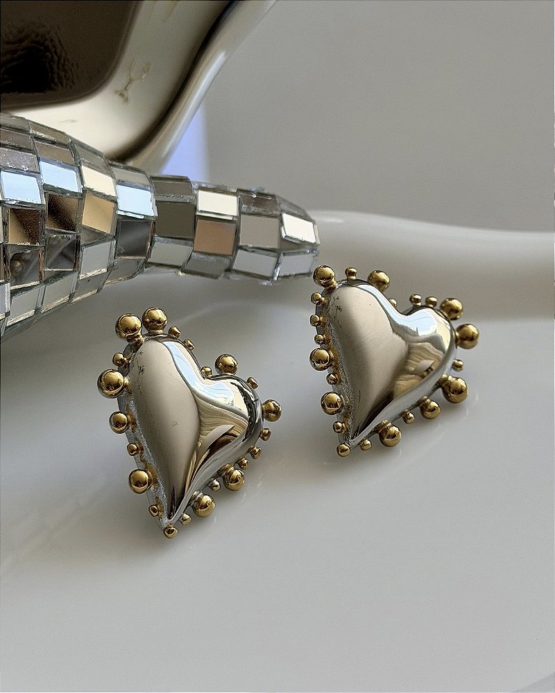 Brinco Studded Heart
