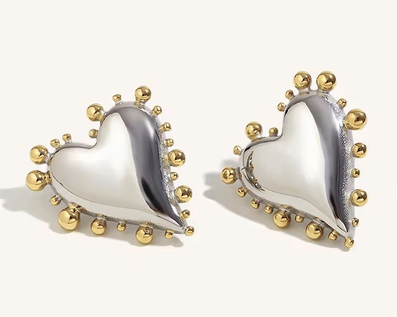 Brinco Studded Heart