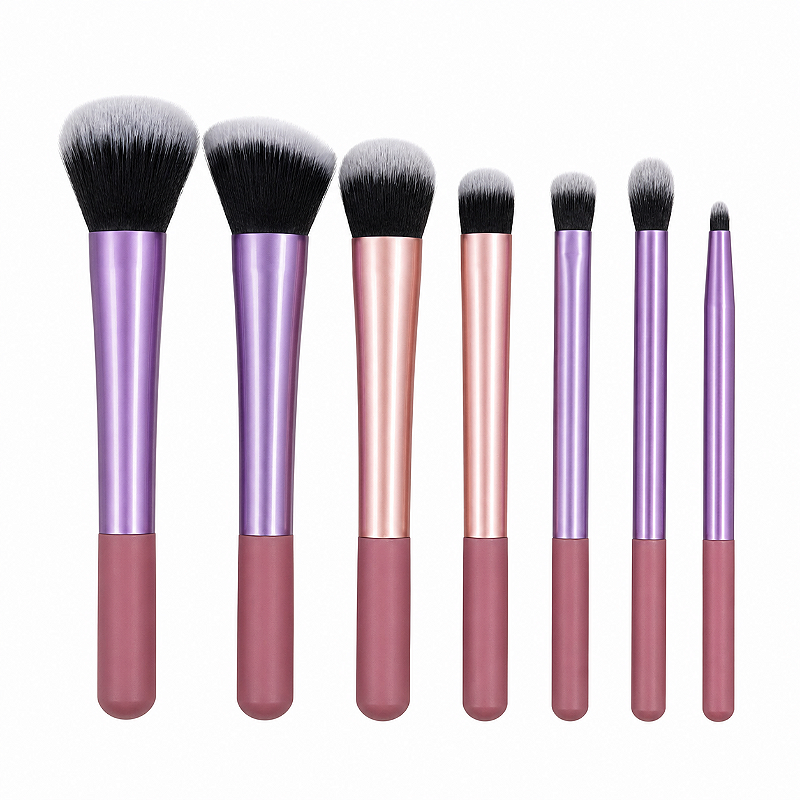 Kit com 7 Pincéis para Maquiagem ANA 1108 – Cerdas Macias e Multifuncionais