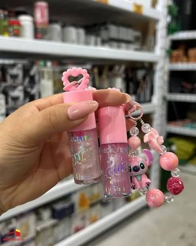 Gloss Labial Shecjlan Sweet Lip Gloss (Angel / Stitch) – Com Pulseira de Miçangas