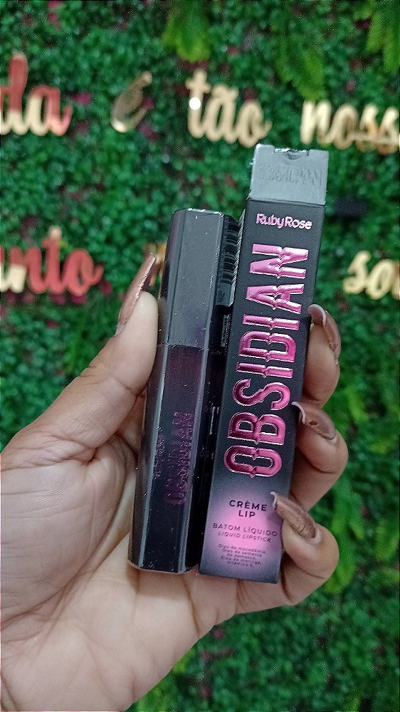 Batom líquido cremoso Ruby Rose Obsidian
