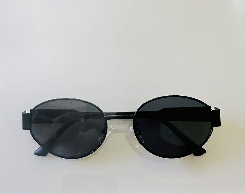 Óculos de sol Vertigo Oval preto