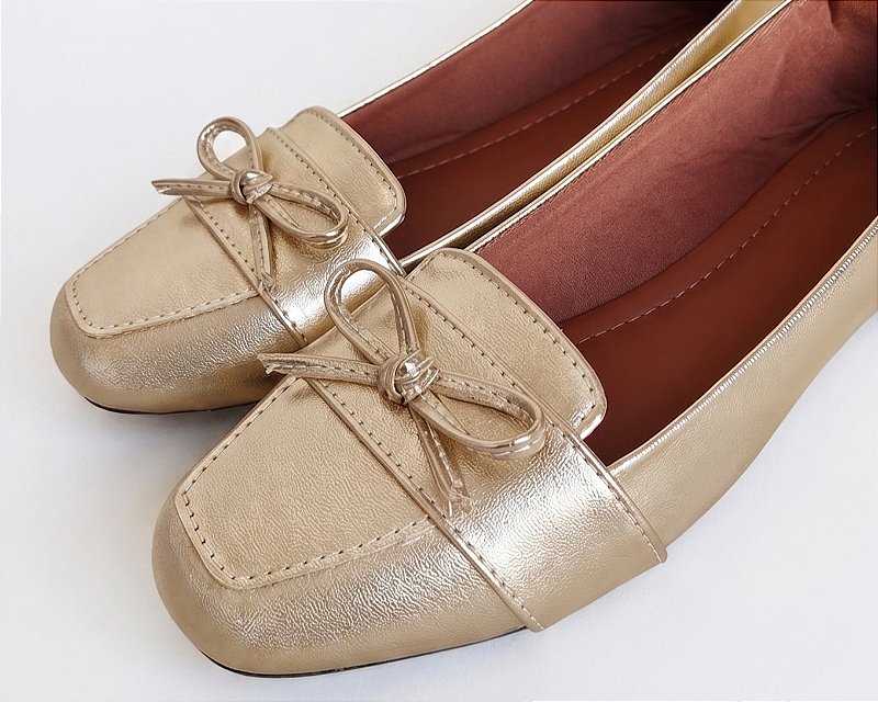 Sapato Mocassim Feminino Dourado Macio Elegante Dia A Dia com Bico Quadrado e Laço Decorativo Conforto Premium