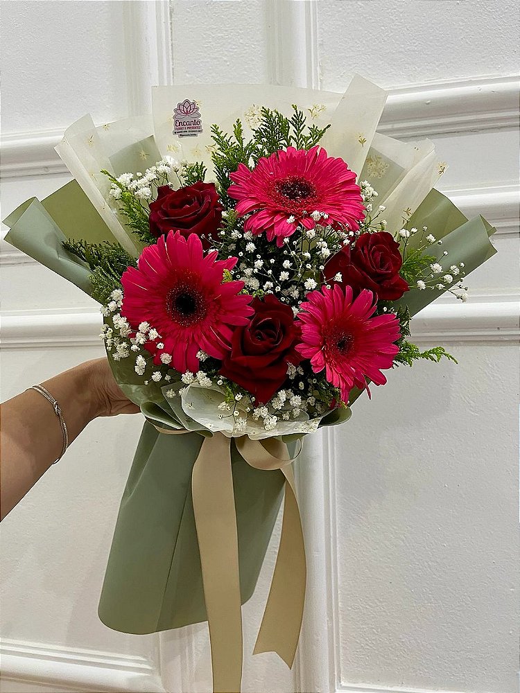 Buquê frave 3 rosas e 3 gérberas