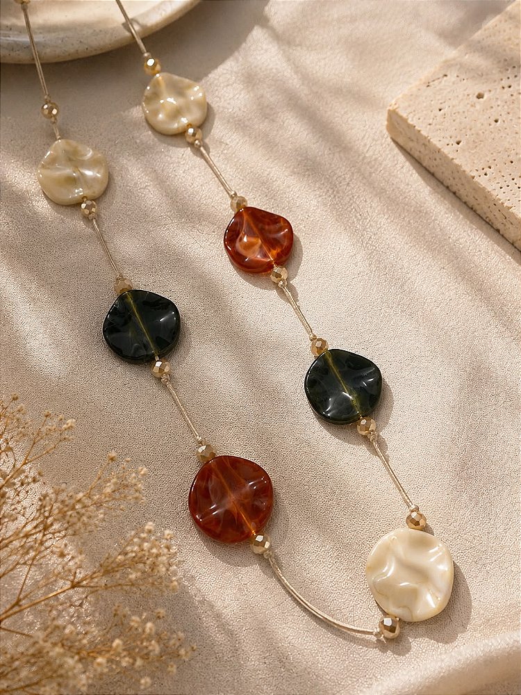Colar Feminino de Resina Longo Elegante
