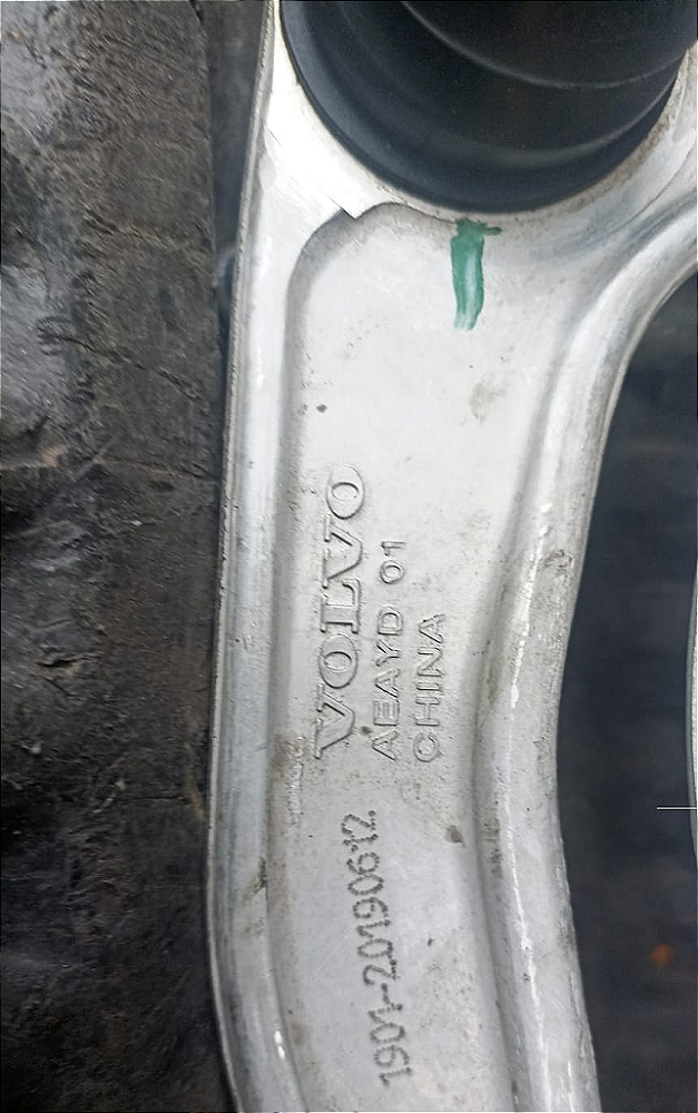 Bandeja / Balança Dianteira Superior Volvo XC90 2019 em diante - Lado Esquerdo - Valor Unitario - Marca Original VOLVO