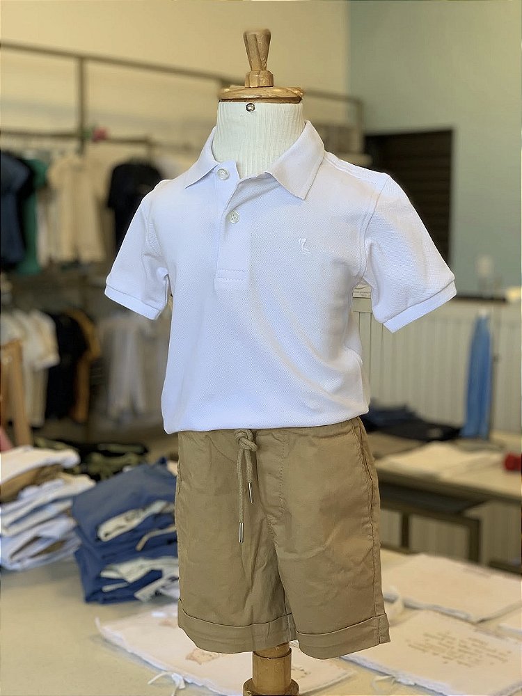 Conjunto Polo Branca e Short Sarja Cáqui Dudes