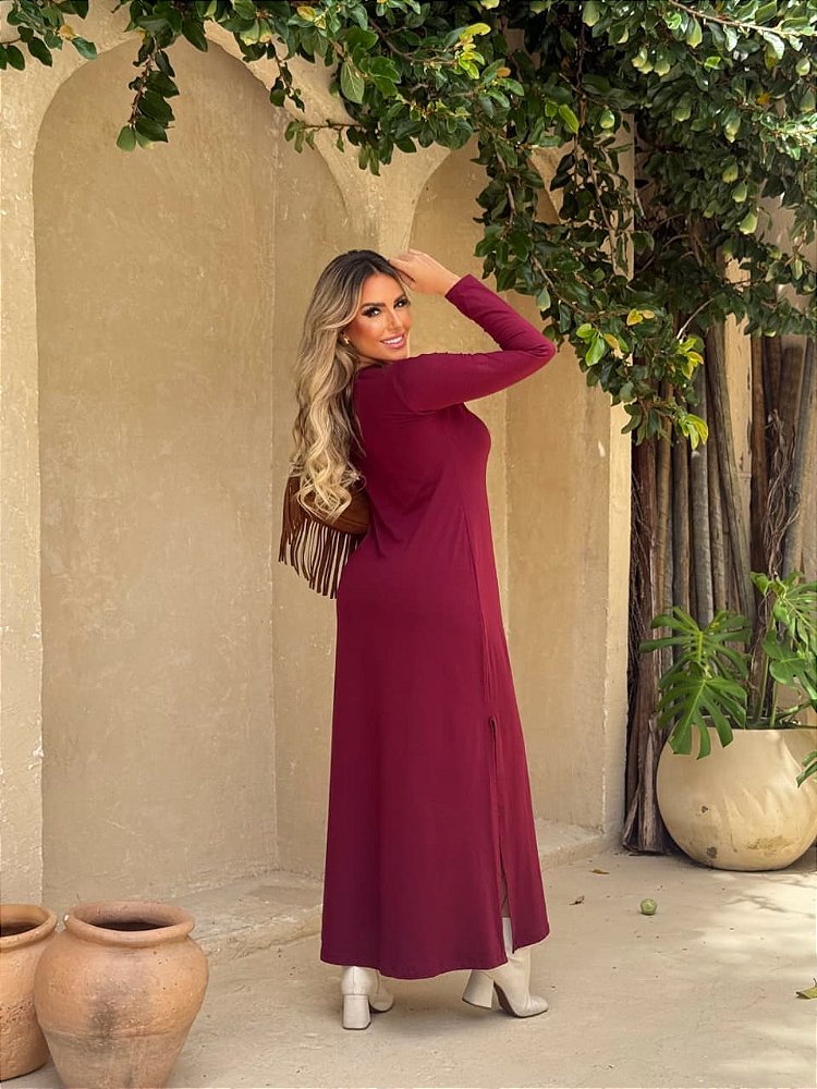 Vestido longo, fenda lateral, manga longa