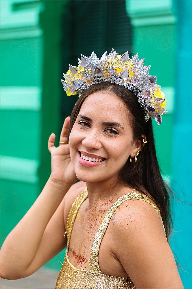 Adereço de Cabeça Encanto – Flores e Moedas