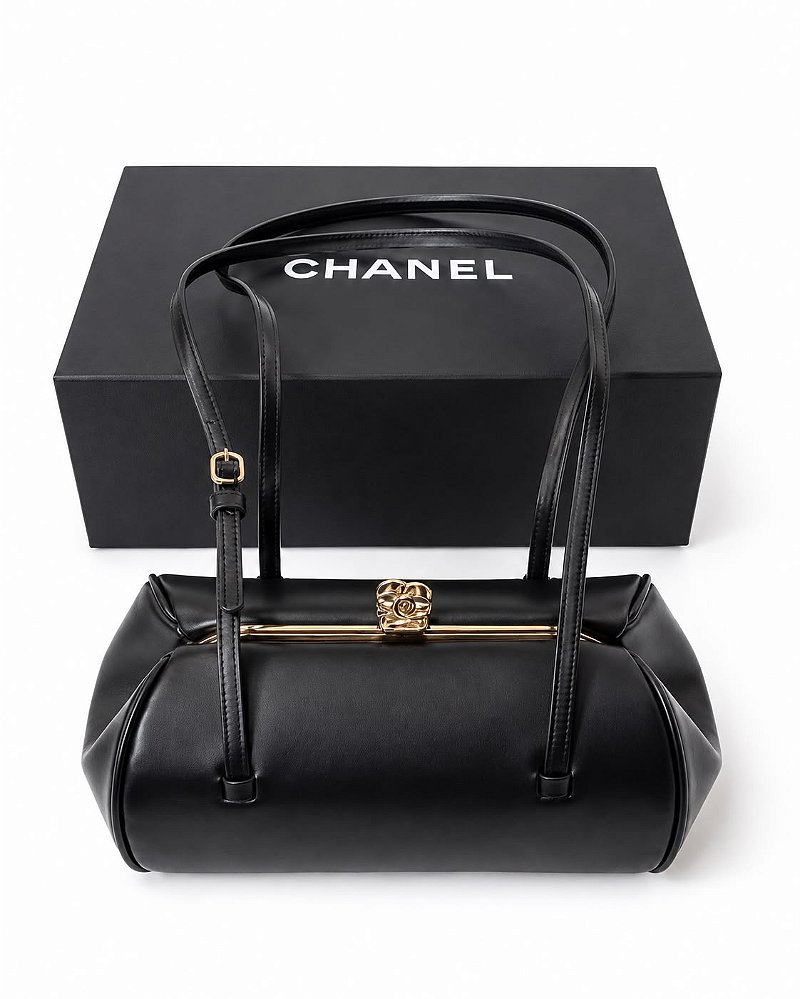 Bolsa Chanel em Couro Preto Frame clasp