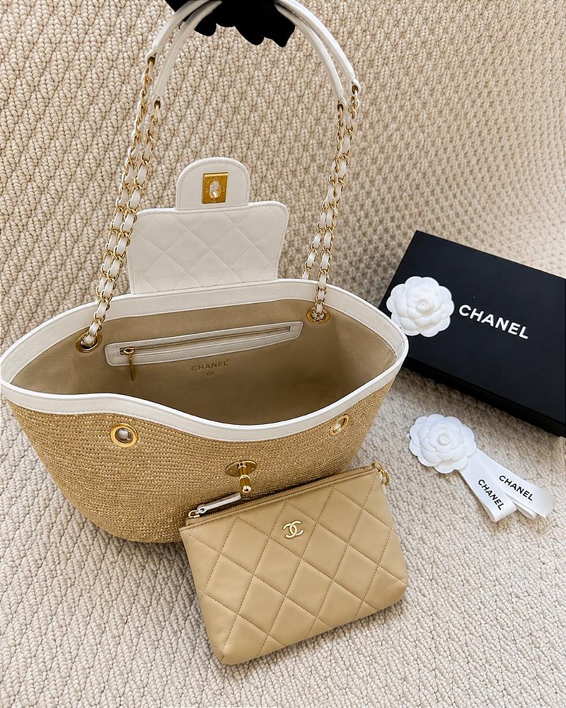 Bolsa Chanel - Tote em Ráfia com Pouch