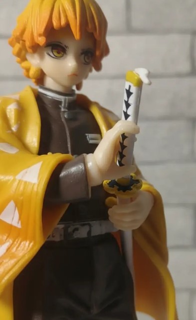 Figure Zenitsu Agatsuma Demon Slayer