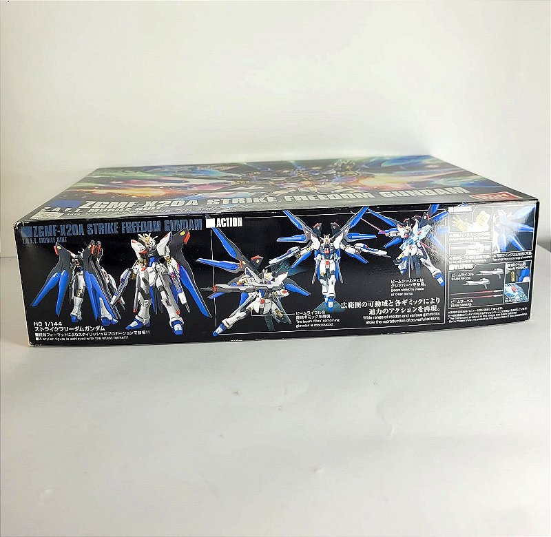 Model Kit Gundam Strike Freedom ZGMF-X20A 1/144 Bandai