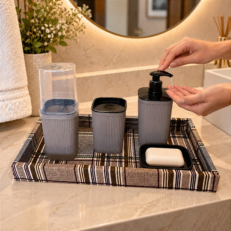 KIT PARA LAVABO XADREZ - BANDEJA, PORTA SABONETE LÍQUIDO E EM BARRA, PORTA ESCOVA E COTONETE ||5 PEÇAS