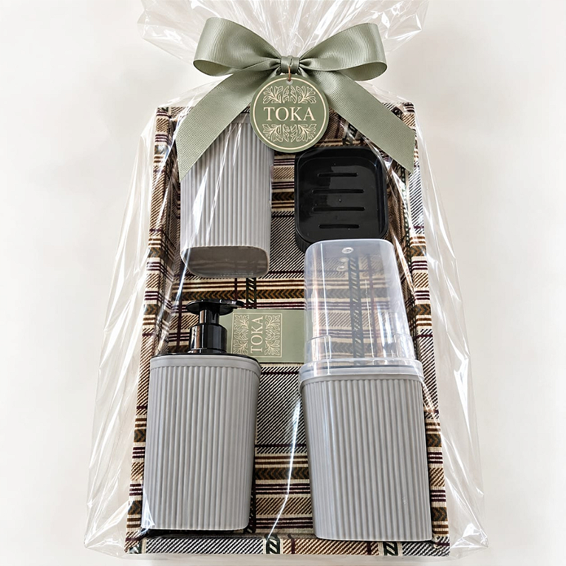 KIT PARA LAVABO XADREZ - BANDEJA, PORTA SABONETE LÍQUIDO E EM BARRA, PORTA ESCOVA E COTONETE ||5 PEÇAS