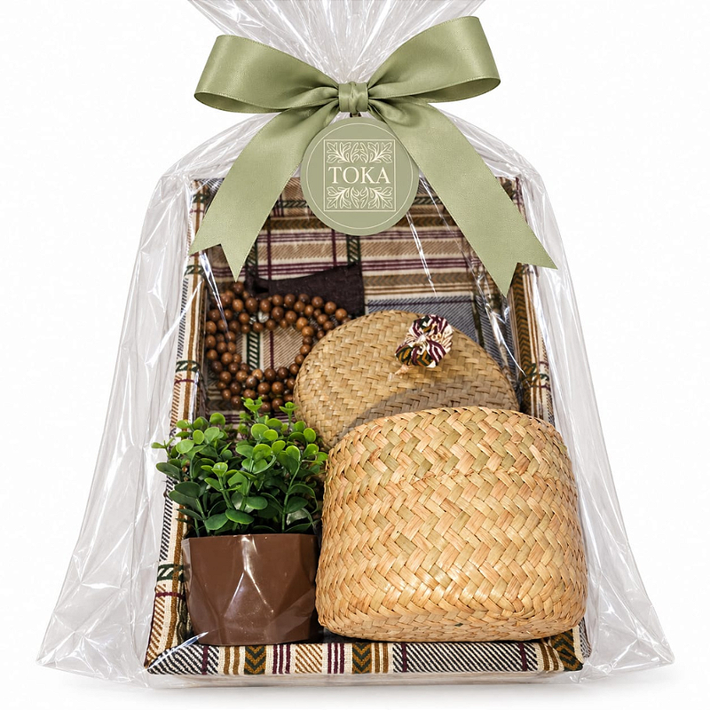 KIT DECORATIVO PARA SALA - BANDEJA, COLAR DE MESA, CESTO DE JUNCO COM TAMPA E VASO COM PLANTA | 4 PEÇAS
