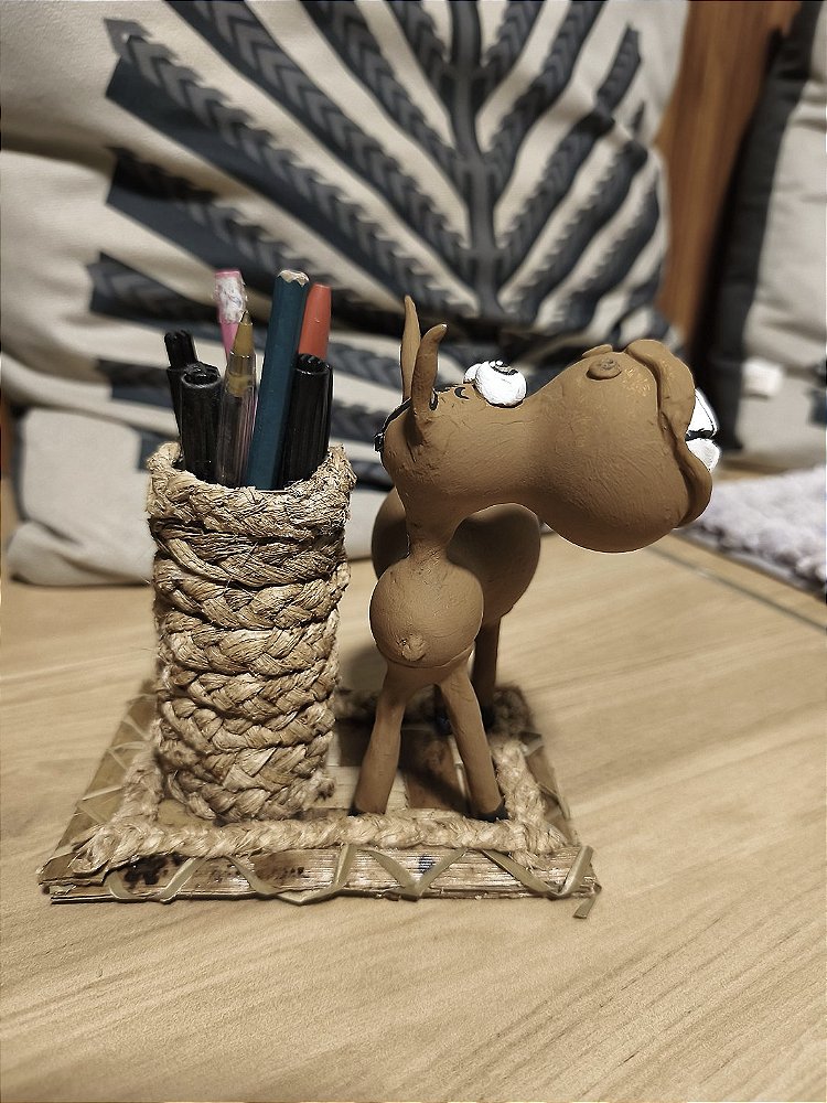 BURRINHO SUPORTE DE LAPIS FEITO EM CABACA