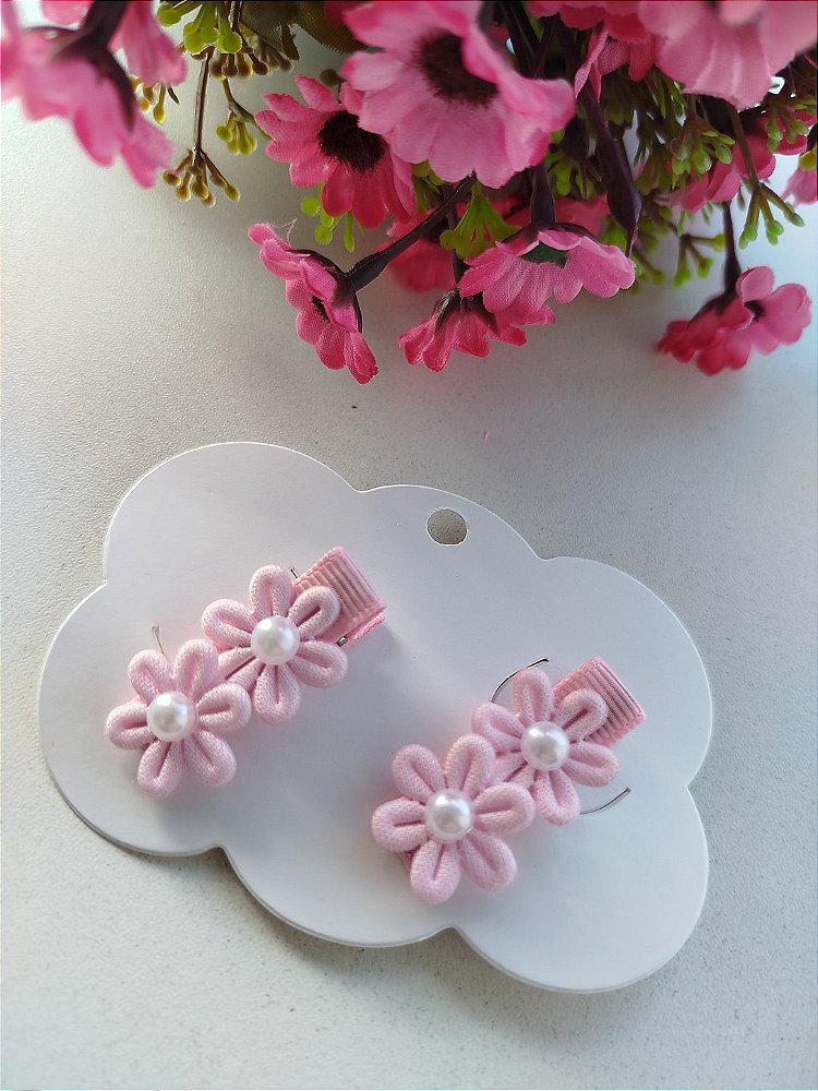 PAR DE PRESILHAS FLOR PEROLA PARA BEBE TAM. P