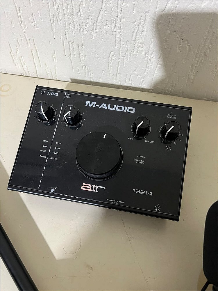 KIT MESA DE AUDIO + INTERFACE + FONE OUVIDO + PEDESTAL+ E CABOS