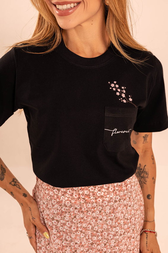 Tshirt Bolsinho Cerejeira Florescer