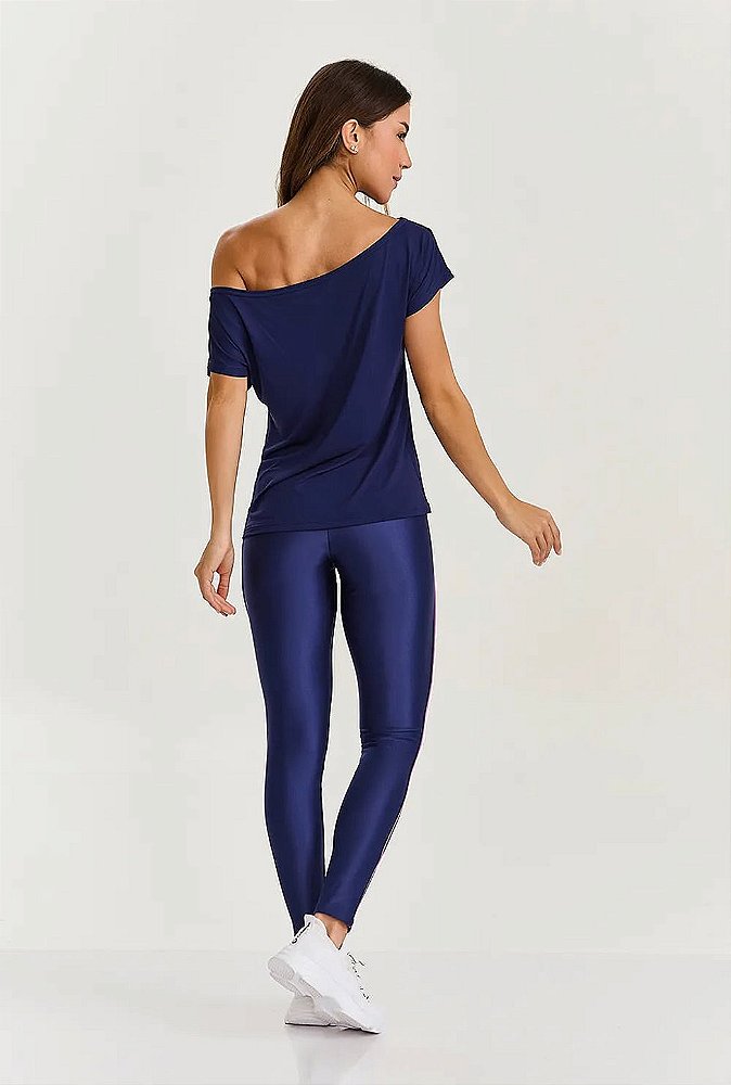 BLUSA DECOTE CANOA SECAGEM RÁPIDA - AZUL MARINHO