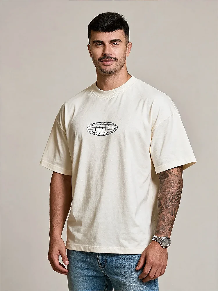 Camiseta Oversized Unissex "Tudo que o mundo precisa é de Jesus"