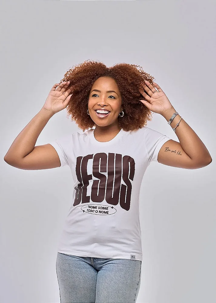 Camiseta Tshirt Feminino e Masculino "Jesus, nome sobre todo nome"