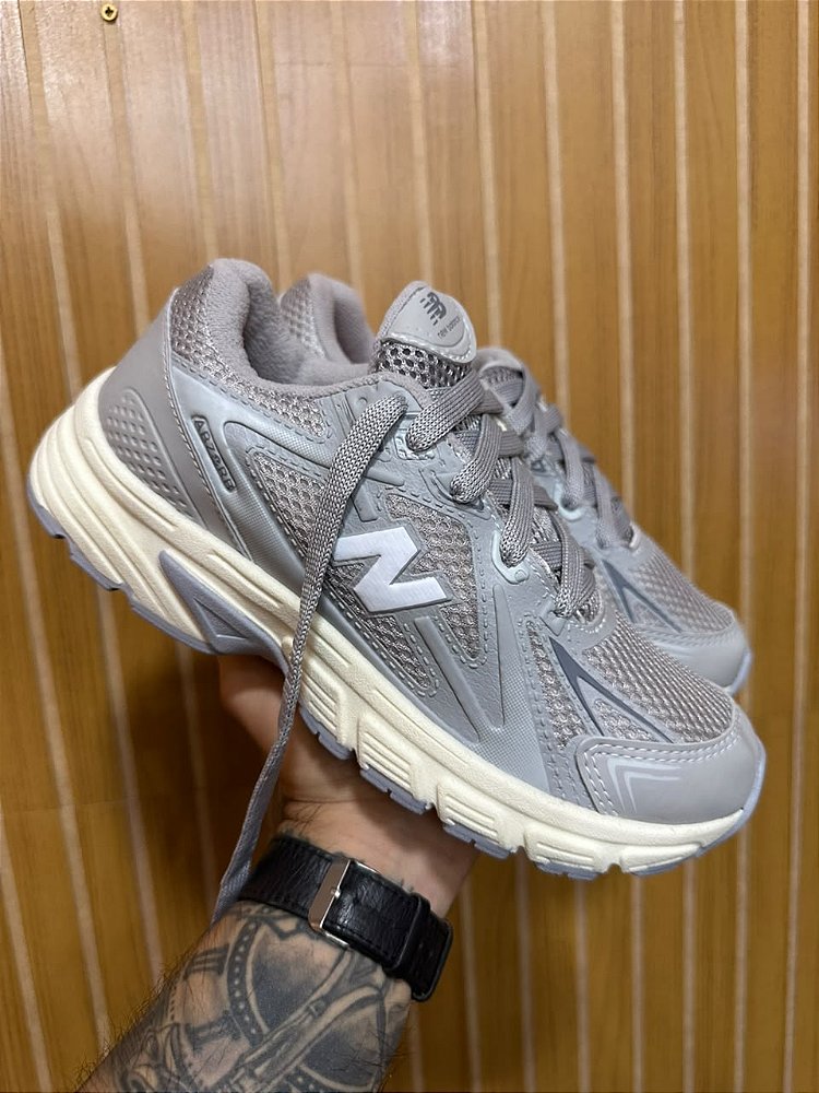 Tênis New Balance 530 Cinza/Branco