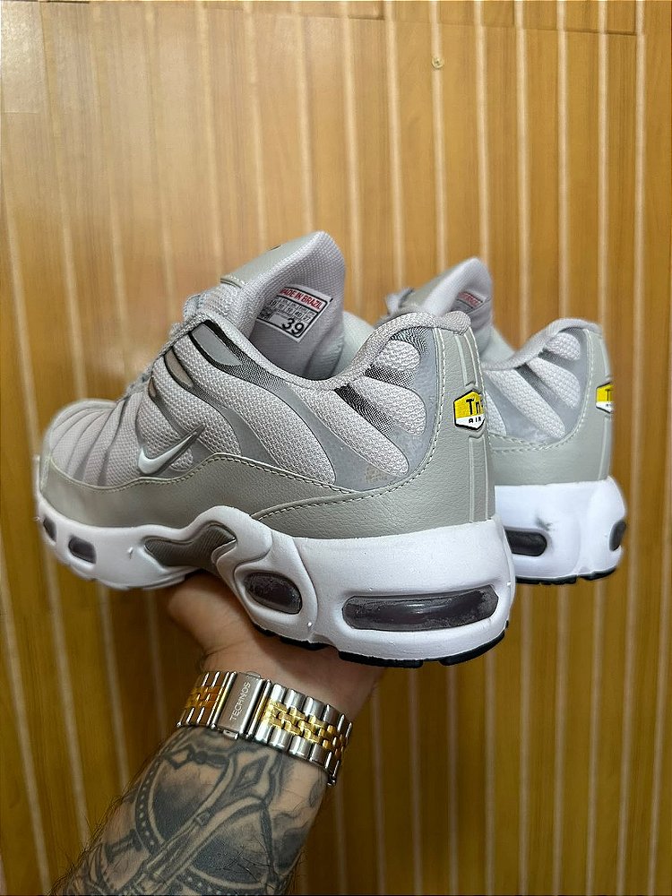 Tênis Nike TN Cinza/Branco Nacional