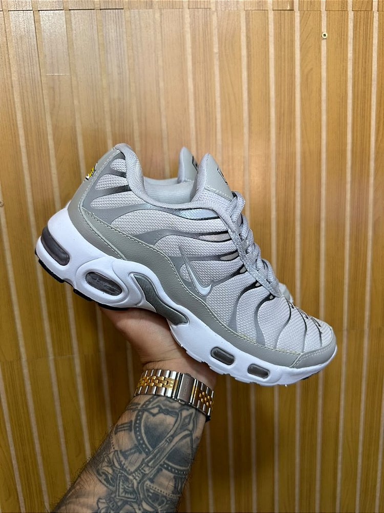 Tênis Nike TN Cinza/Branco Nacional