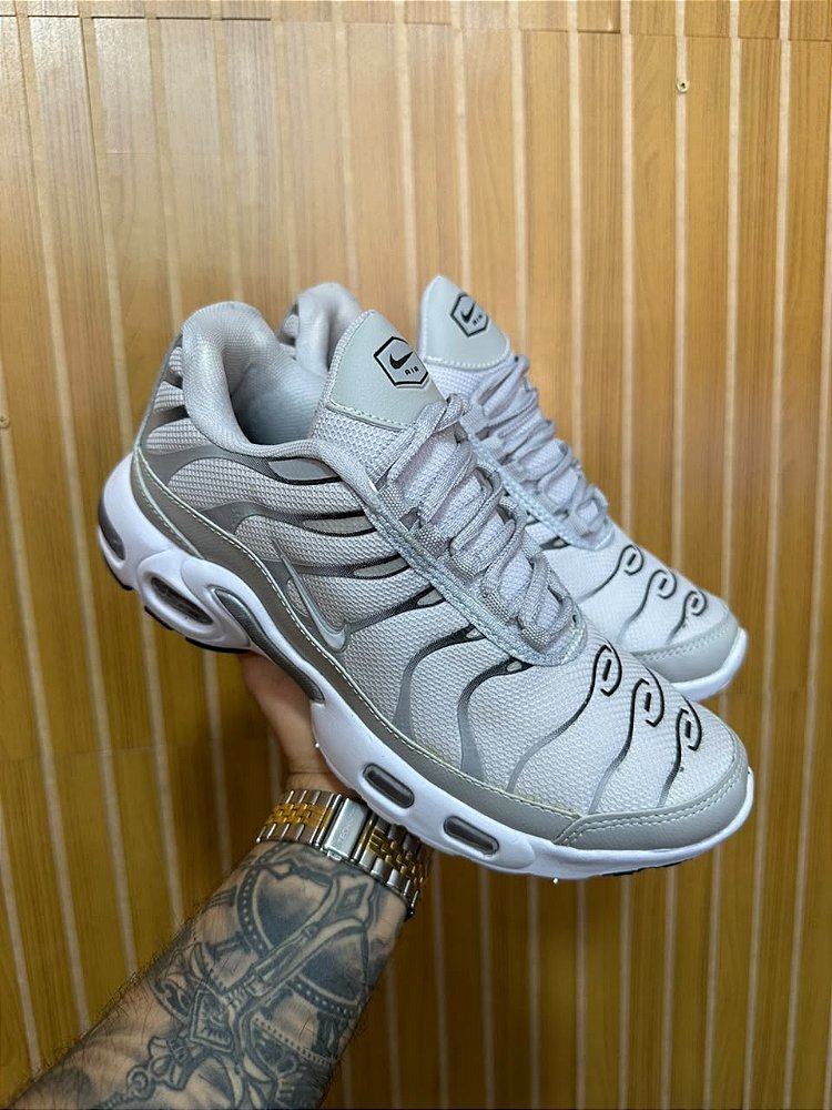 Tênis Nike TN Cinza/Branco Nacional