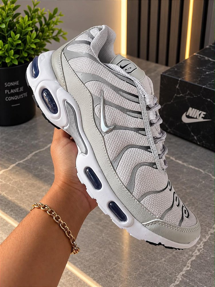 Tênis Nike TN Cinza/Branco Nacional