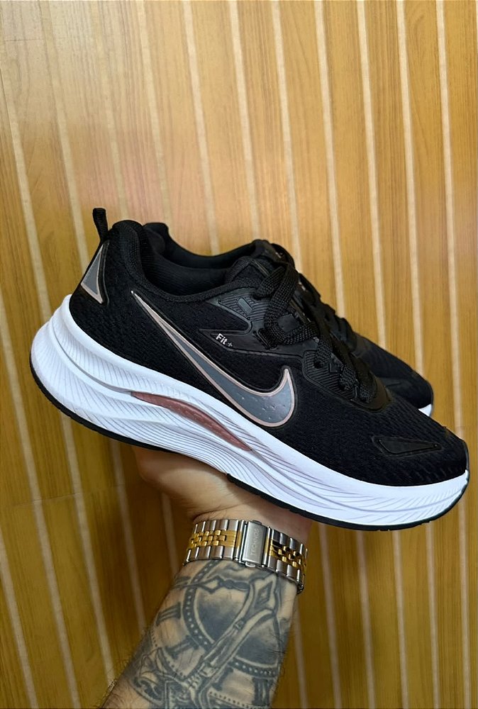 Tênis Nike Fit Preto/Branco/Rosa Nacional