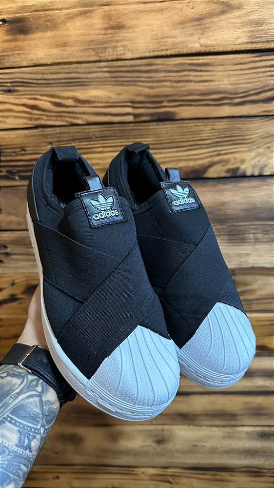 Tênis Adidas Slip-on Preto/Branco Nacional .