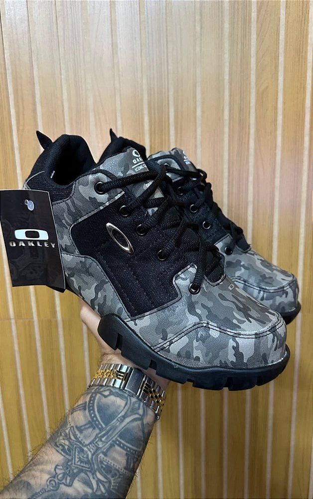 Tênis Botinha Oakley Militar
