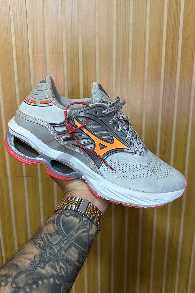 Tênis Mizuno Wave Laranja/Cinza OBS: Último Par, Mostruário .