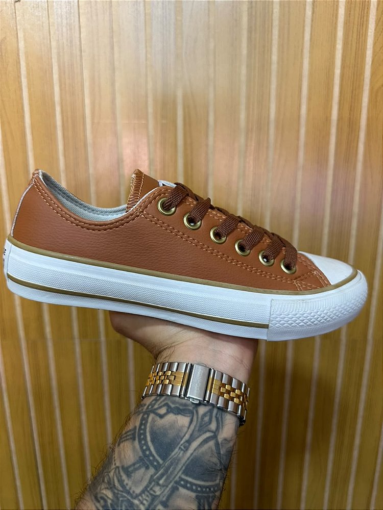 Tênis All Star Marrom Premium OBS: Útimo par de Mostruário .