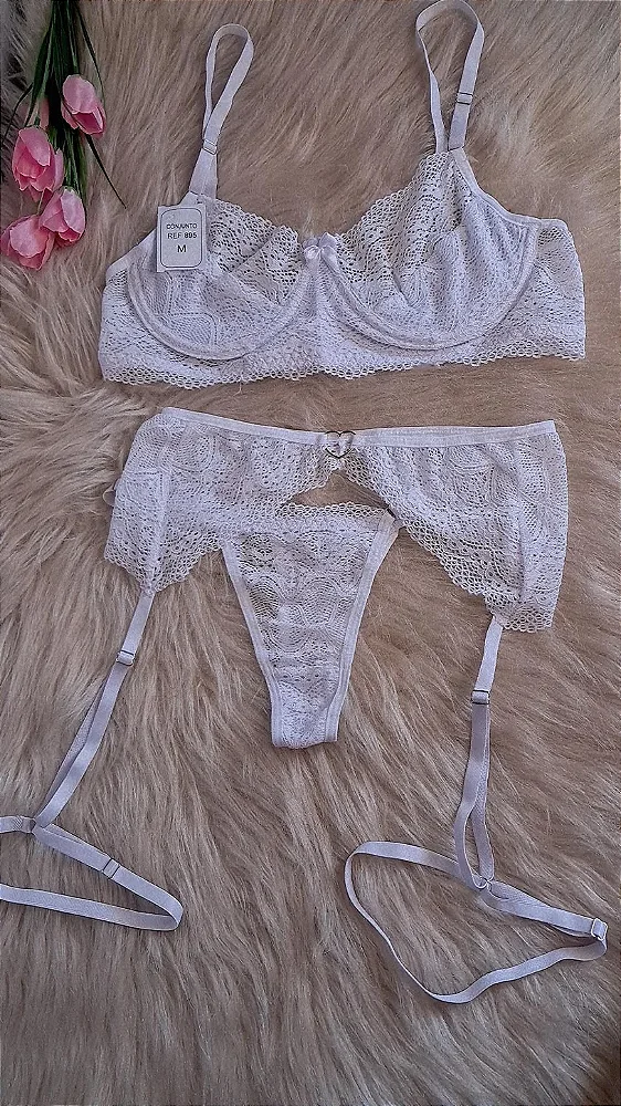 Conjunto Renda com cinta com pigente de coração branco