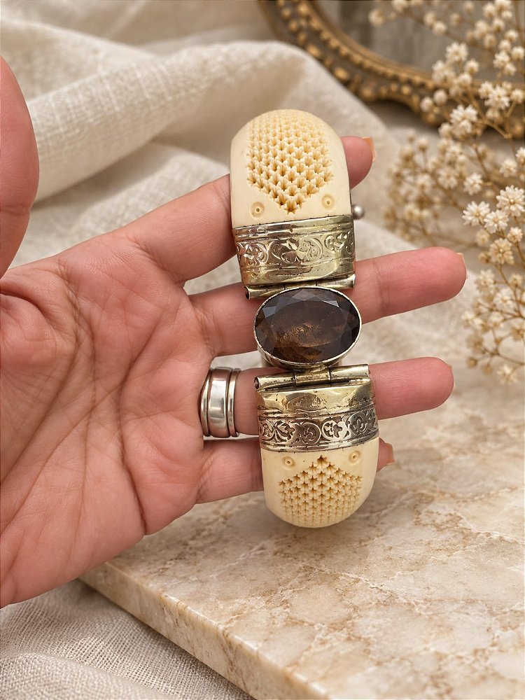 Pulseira Indiana Vintage Entalhada – Estilo Étnico