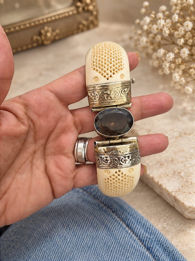 Pulseira Indiana Vintage Entalhada – Estilo Étnico