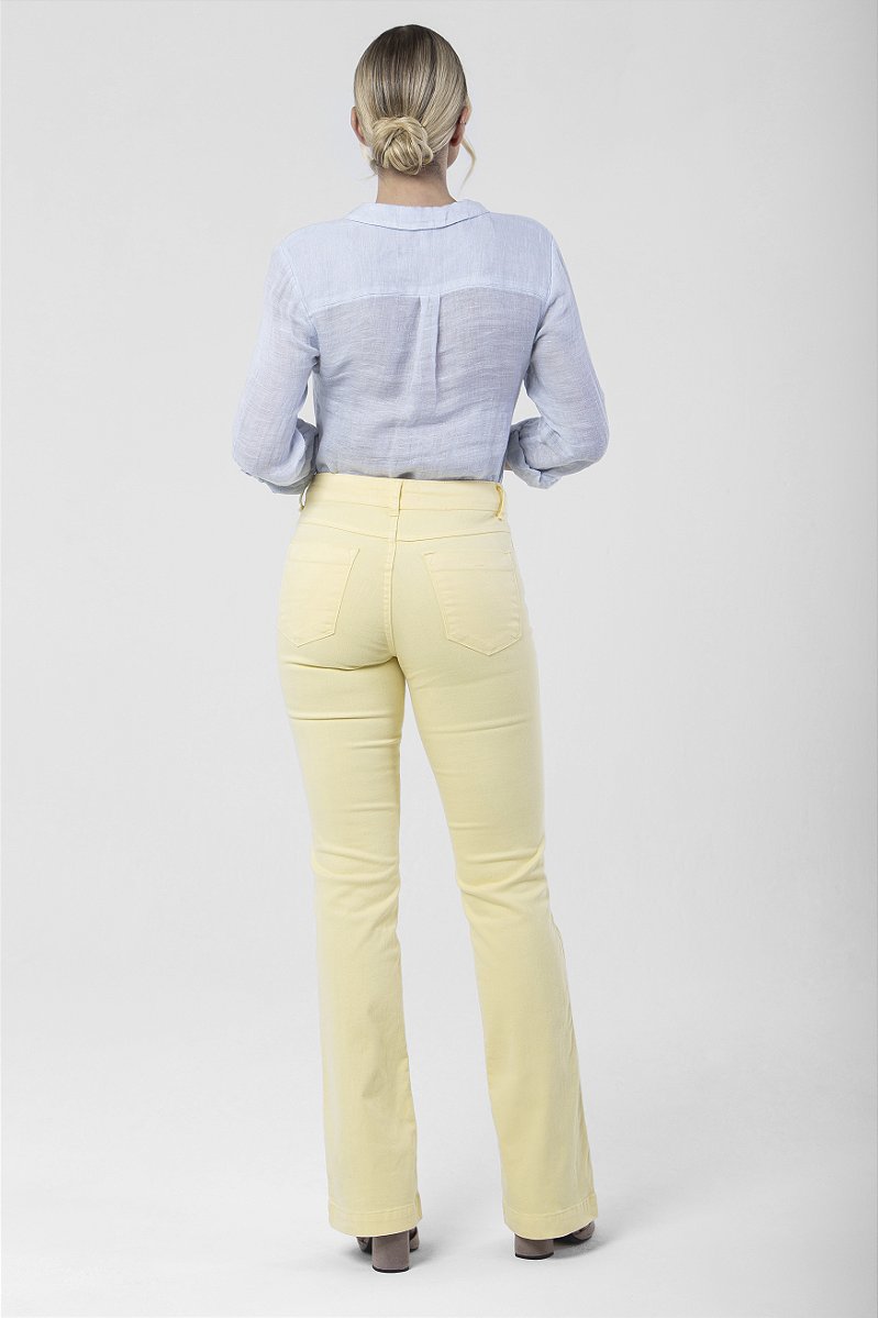Calça Boot Cut Sarja Amarelo Manteiga - Tulum
