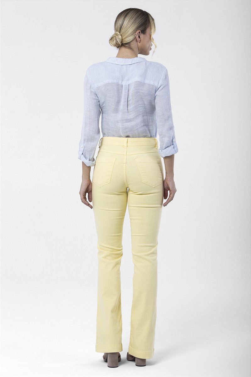Calça Boot Cut Sarja Amarelo Manteiga - Tulum