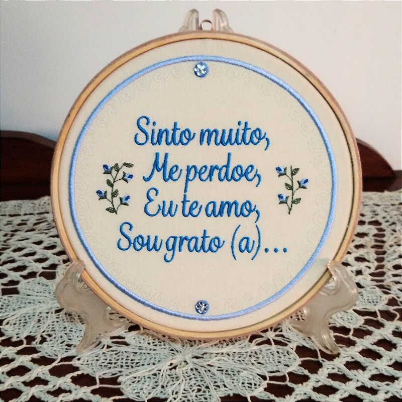 Quadro decorativo emoldurado com o significado da frase obrigado