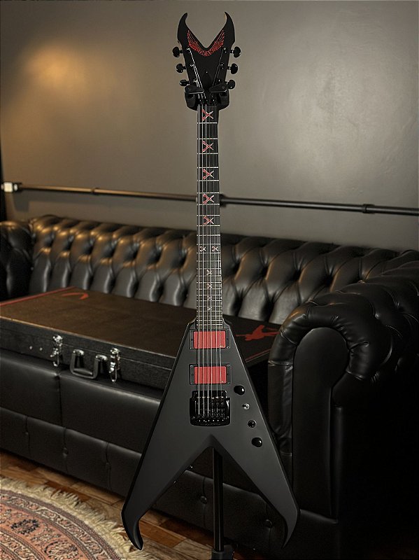 GUITARRA DEAN KERRY KING V - COM CASE - CAPTADORES EMG GH - Crunch