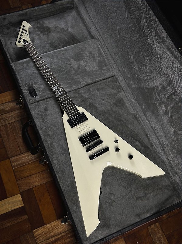 GUITARRA ESP LTD VULTURE - OLYMPIC WHITE - JAMES HETFIELD - Crunch